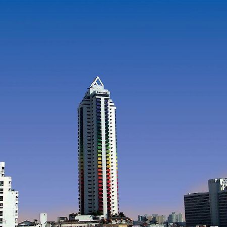 Baiyoke Suite Hotel Bangkok Exterior foto
