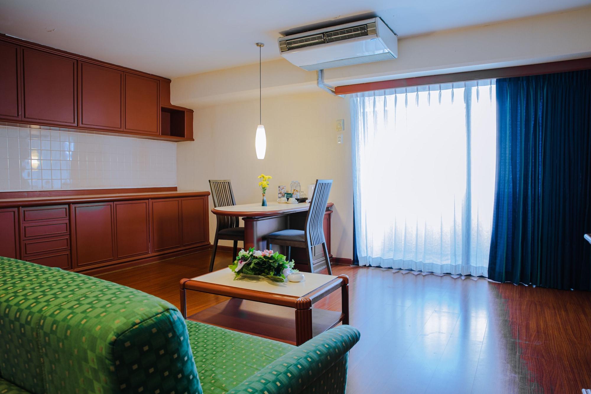 Baiyoke Suite Hotel Bangkok Exterior foto